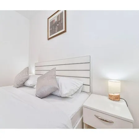 빌라 Casa Nova Modern Retreat 닌