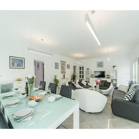 Casa Nova Modern Retreat Вилла
